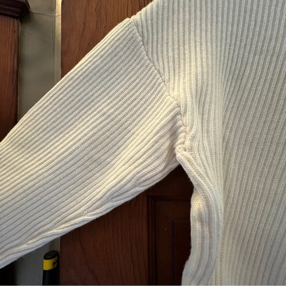 Babaton Aritzia Ivory mock neck sweater NWT size L - Picture 8 of 11